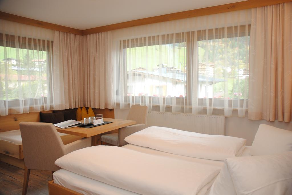 Gaestehaus Pirker ฟิงเคนแบร์ก ภายนอก รูปภาพ